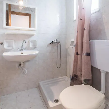 Yiota Daire